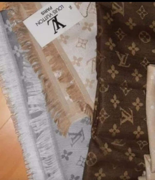Esarfe/saluri 2 fete Louis Vuitton/unisex/diverse nuanțe/material tip