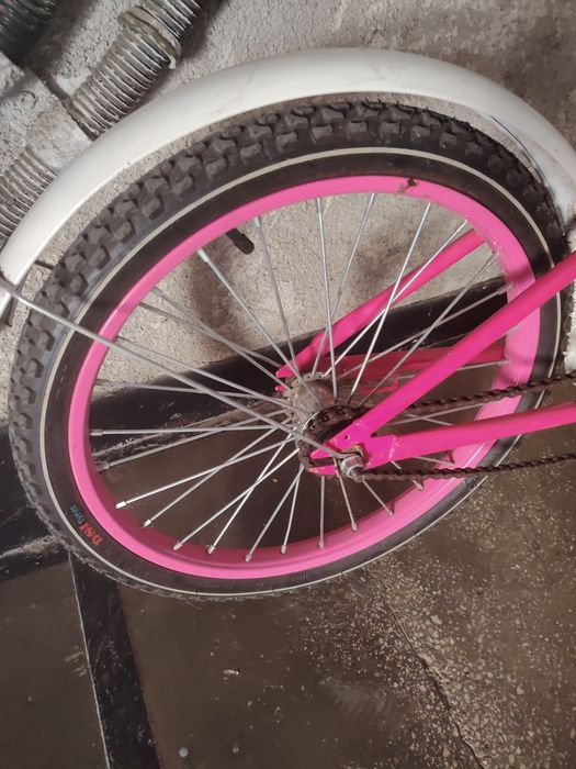 Bicicleta de fete roz