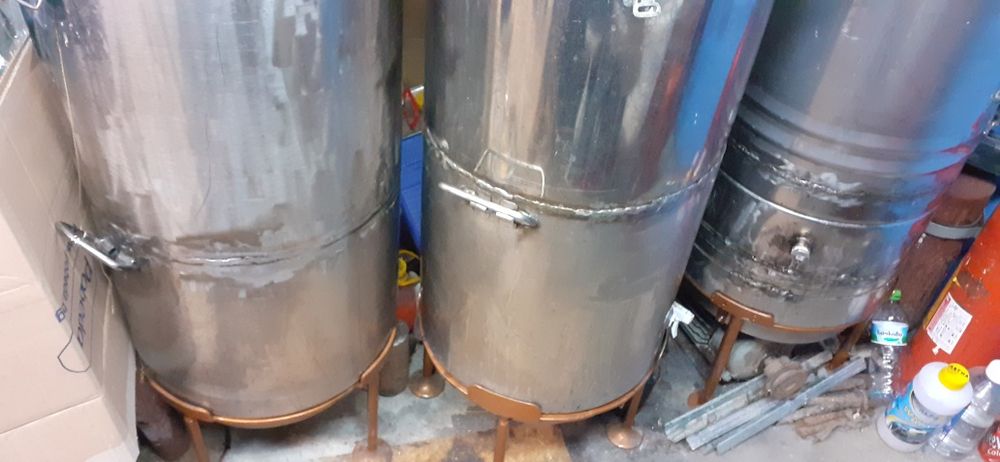 Комплект три съда за вино с поставки и Ел.част