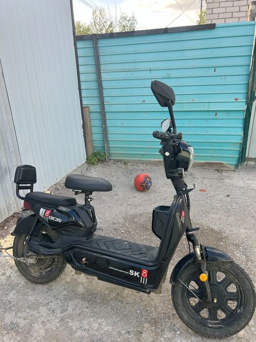 Продам скутер новый