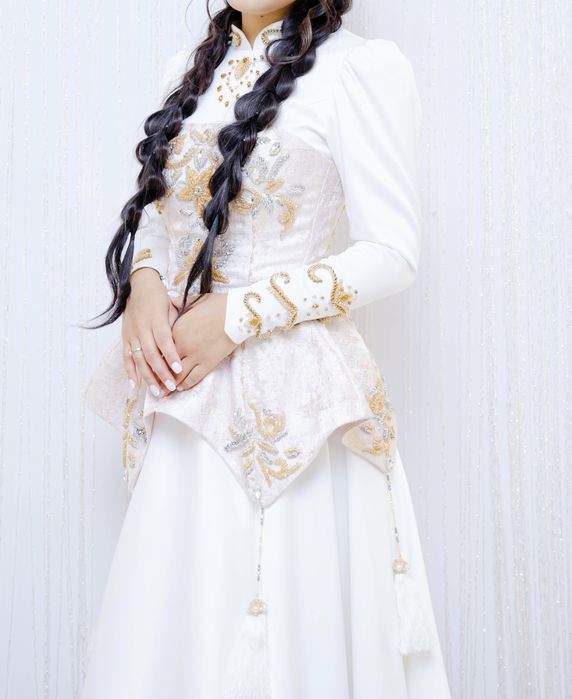 Продается дизайнерское платье на узату