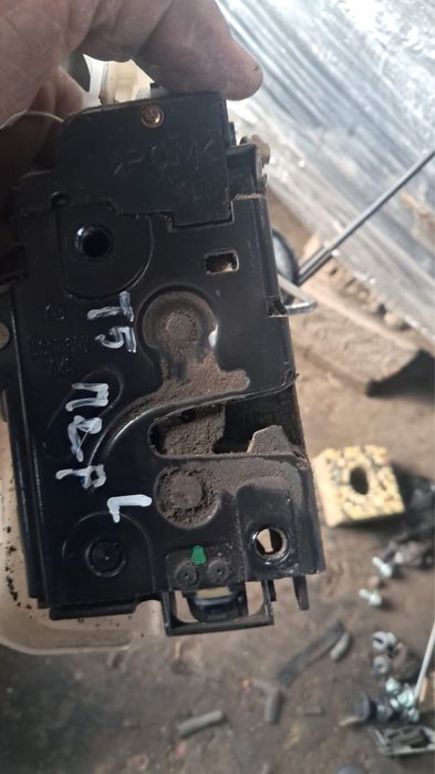 Замок двери транспортер т5