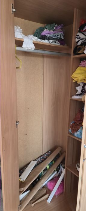 Шкаф угловой а хорошем состоянии