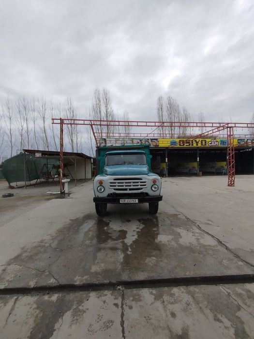 Zil 130 yukmashinasi