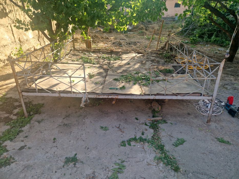Продам каракас тапчана 3х3 метра металл