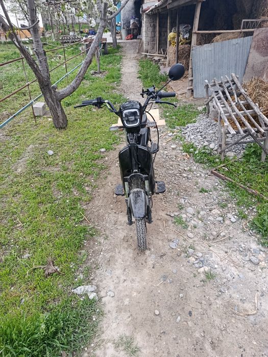 Skuter sotiladi yaqinda olingan 300 km yurgan