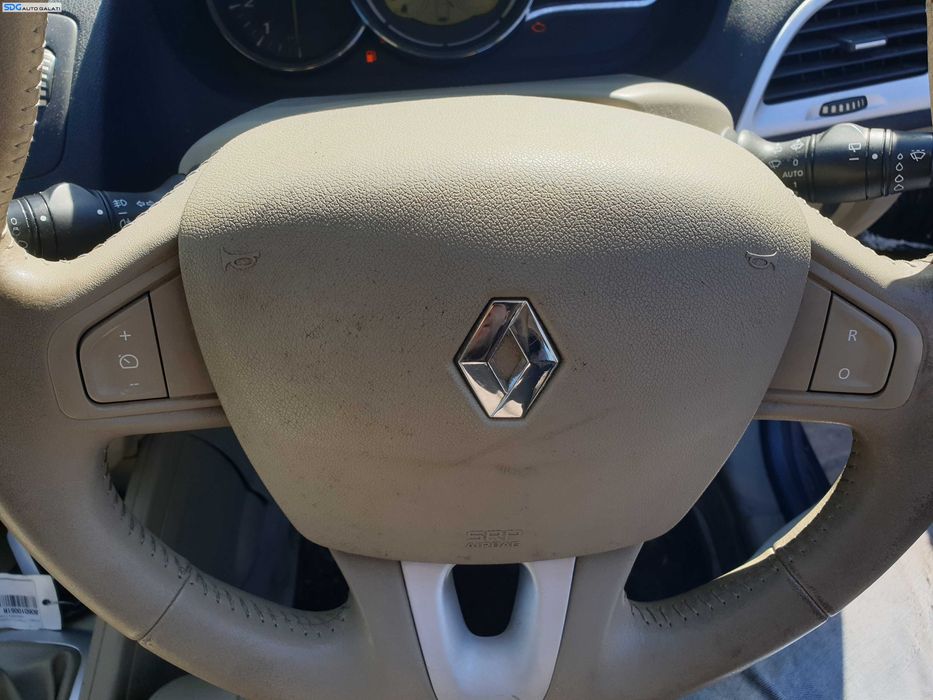 Airbag de Pe Volan 3 Spite Crem Renault Megane 3 2008 - 2016 [K4170]