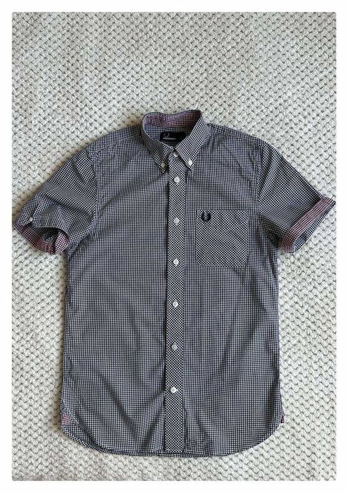 Риза Fred Perry XS неразличима от нова Нова Цена!!!