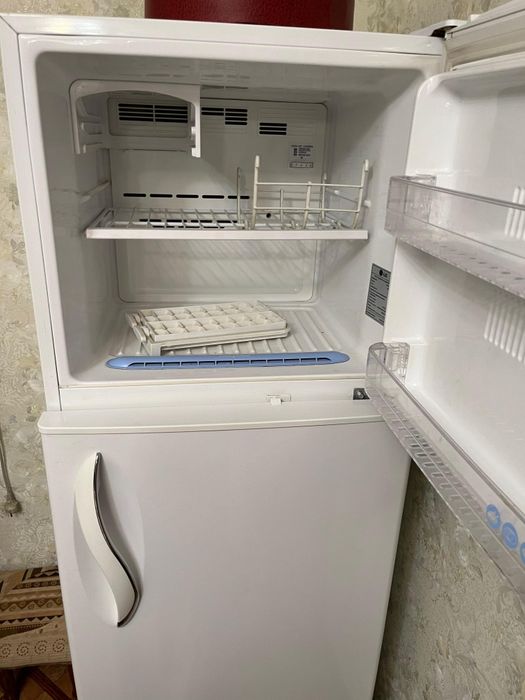Холодильник LG iceberg door cooling