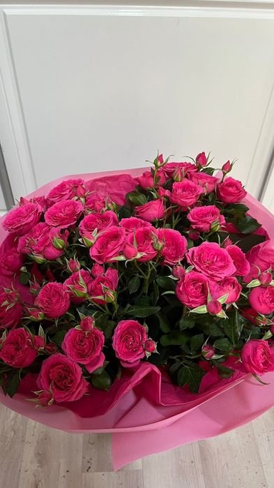 Кустовые розы свежие