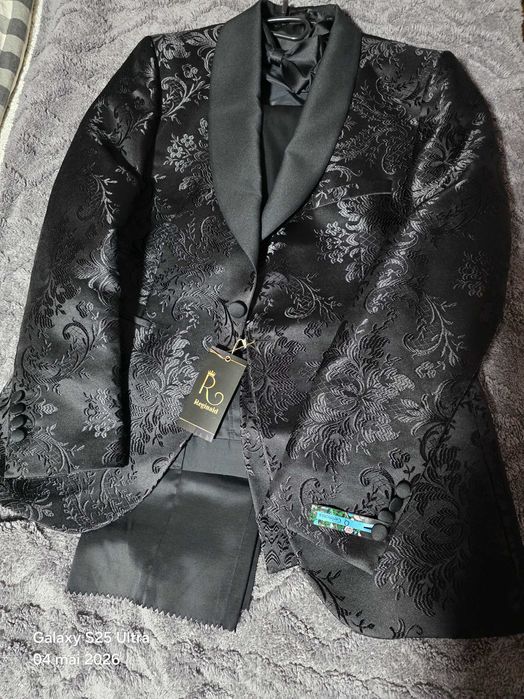 Costum bărbat.