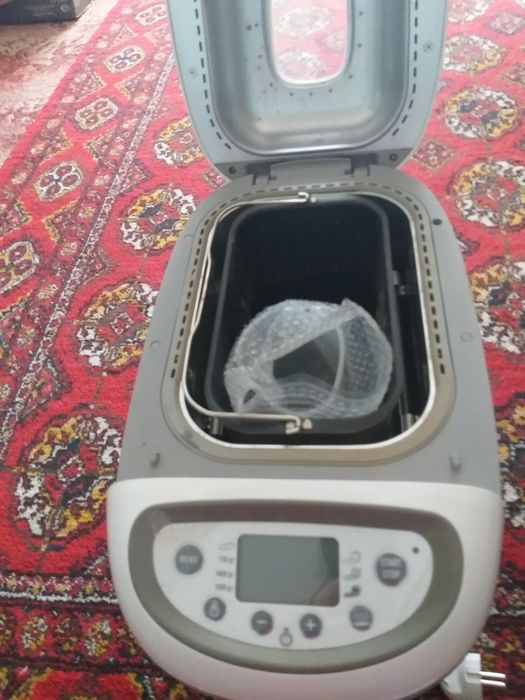 Хлебопечка,для любителей домашнего хлеба.