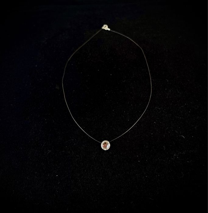 Колие с кристал Swarovski и сребърна закопчалка на прозрачна корда