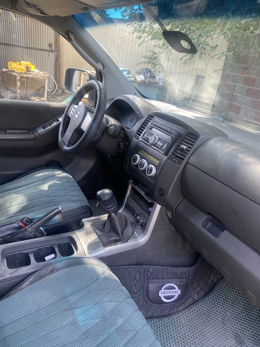 Нисан Навара 2010