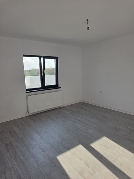 Vand casa in Valu lui Traian pe partea dreapta