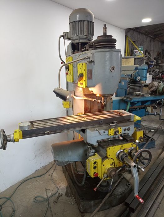 Вертикально фрезерный станок