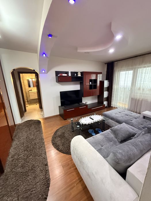 Vand apartamen ,2 cemere 57mp etaj 1 strada luceafarului nr 10