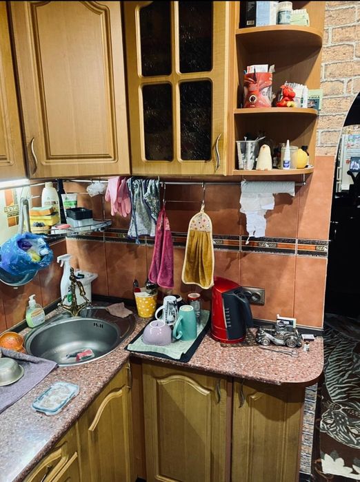 Продаю кухню в нормальном состоянии