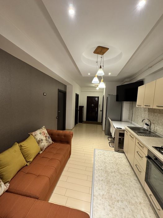 Proprietar inchiriez  2 camere cu loc de parcare