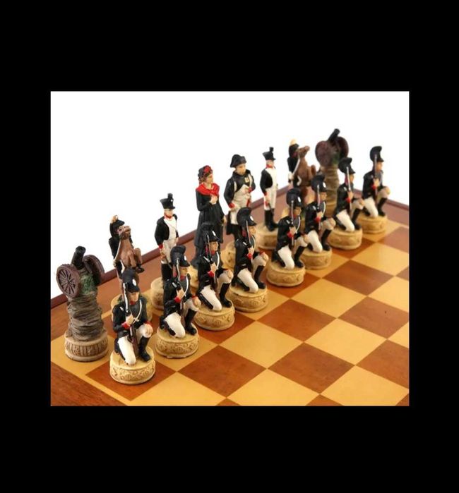 Луксозен Шах с исторически фигурки