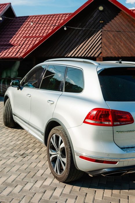 Volkswagen Touareg R-Line Facelift
3.0 V6 TDI • 262 CP • 2016
3.0 V6 TDI • 262 CP • 2016