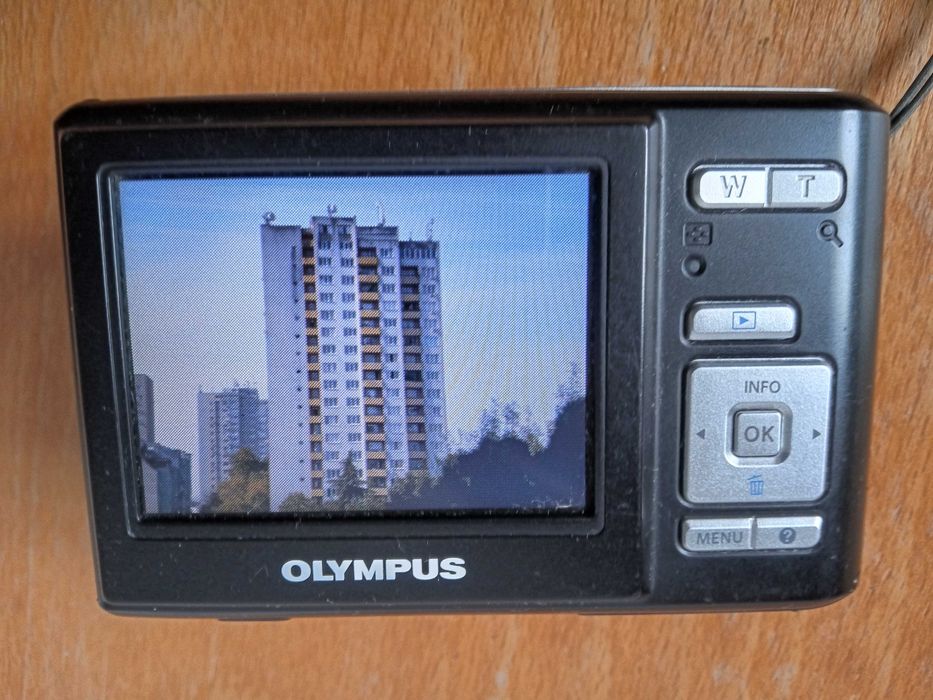 Фотоапарат OLYMPUS T-100