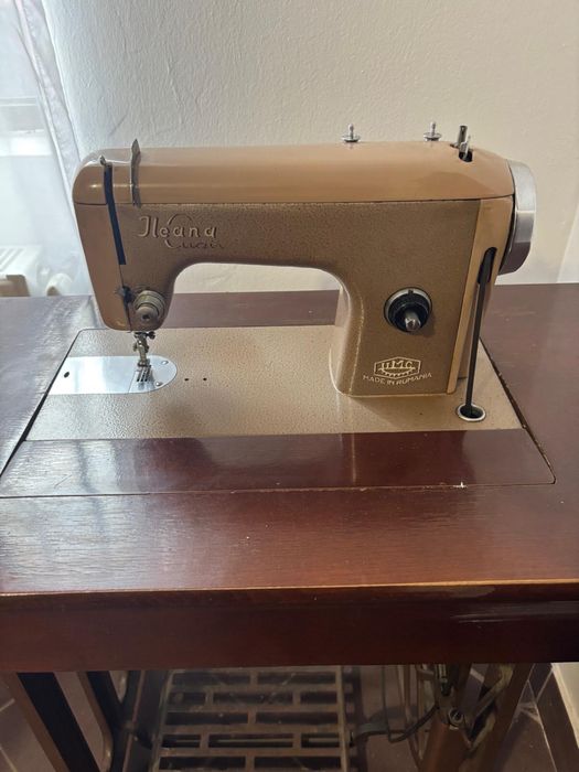 Masina de Cusut Ileana an 1986 - Romania