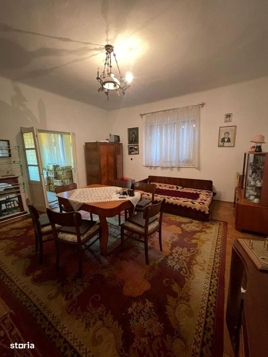 Casa ,curte și gradina.Teren cu 2700 mp.
