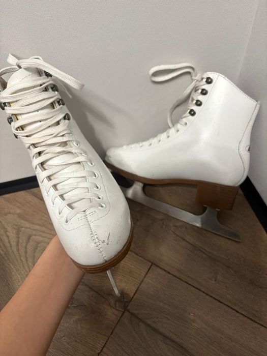 Коньки для фигурного катания