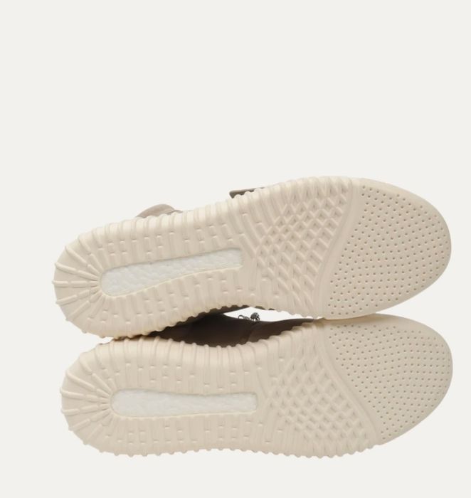 Продам кроссовки Adidas Yezzy Boost 750