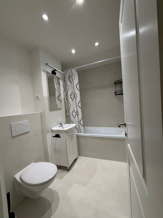 Închiriez apartament modern cu 2 camere, Zamca zona Catedrala