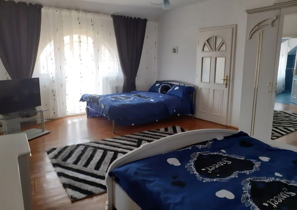 Închiriez 2 cabane cu ciubar ,APUSENI ZONA BOGA PADIS 14/16 PERSOANE