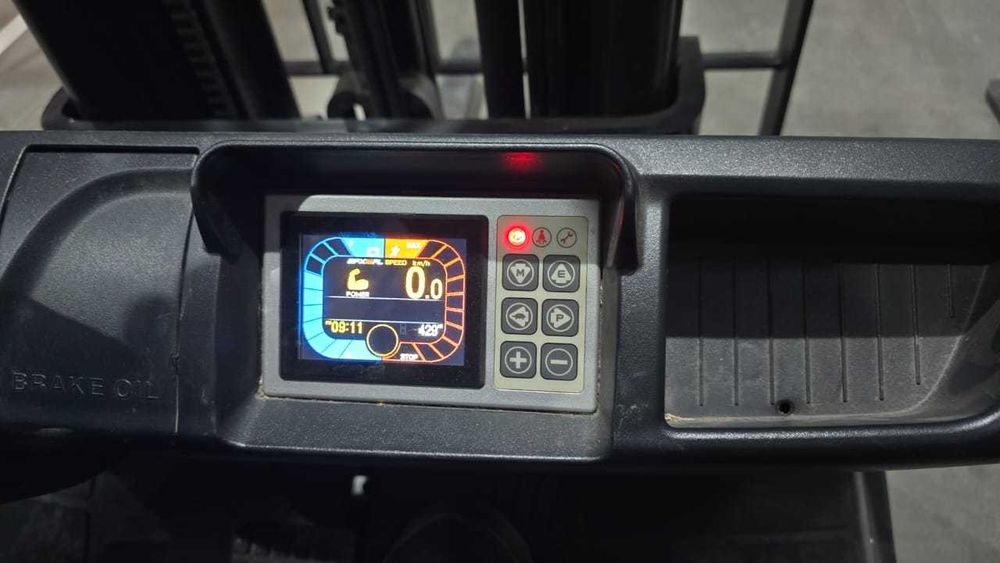 вилочный погрузчик (электропогрузчик)