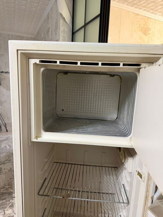 Холодильник рабочий