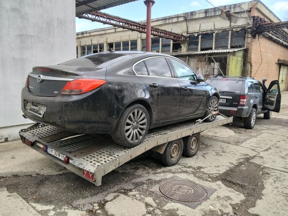 Dezmembrez Opel Insignia