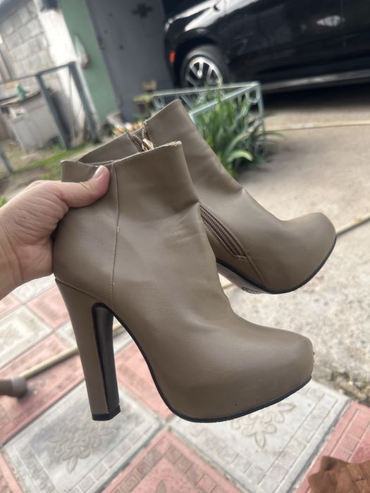 Разная обувь туфли, сапоги