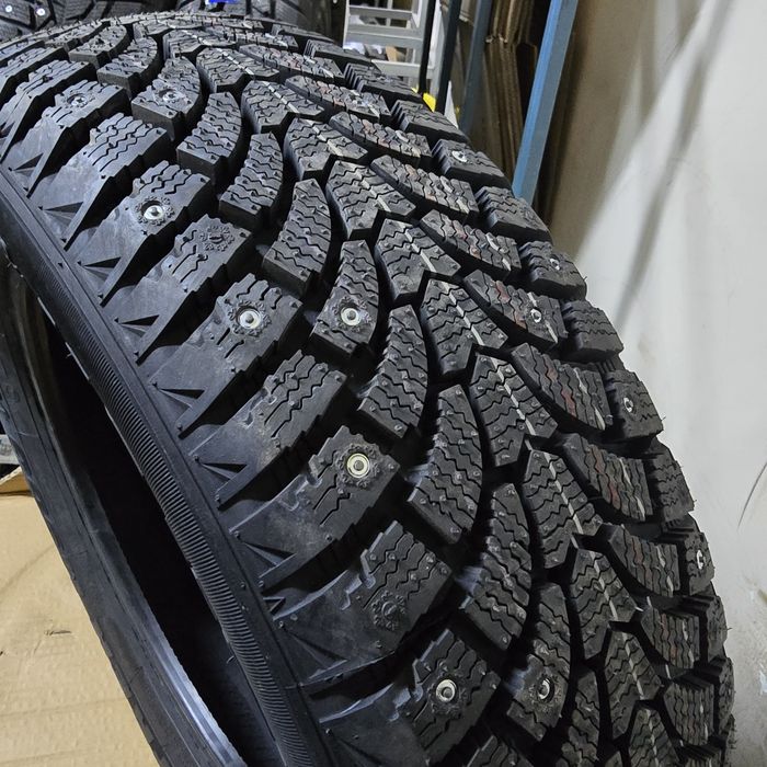 205/50r17 Maxtrek зимние шины шипы