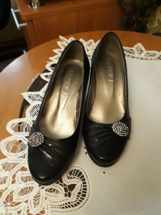 Продам туфли женские