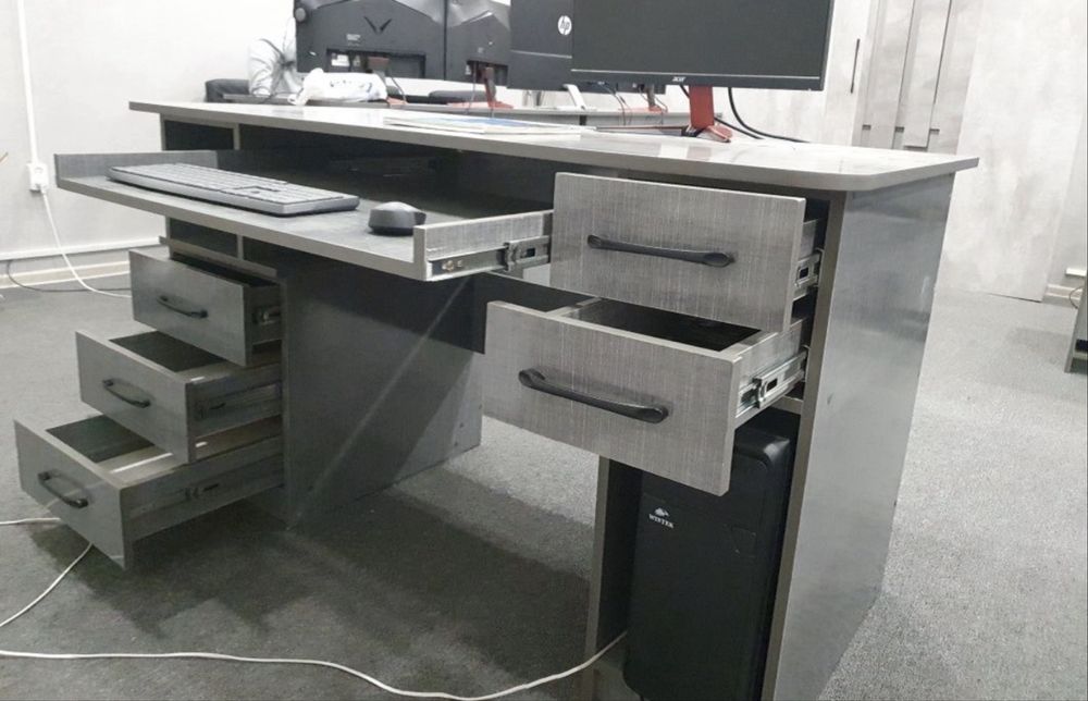 Стол офисный отличный