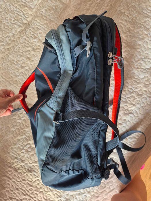 Rucsac unisex 30 litri calitate Ospray, model Comet