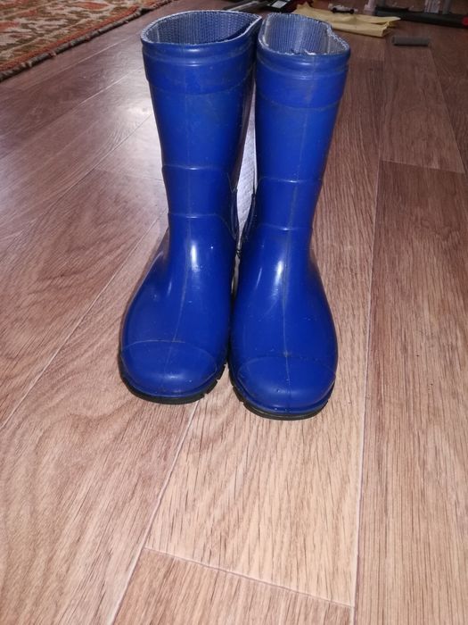 Сапожки детские продаю