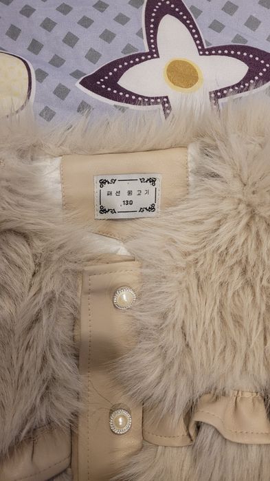 Шуба детская бежевая 130 см