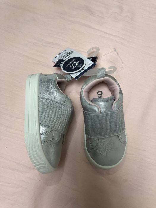 Кроссовки для девочек