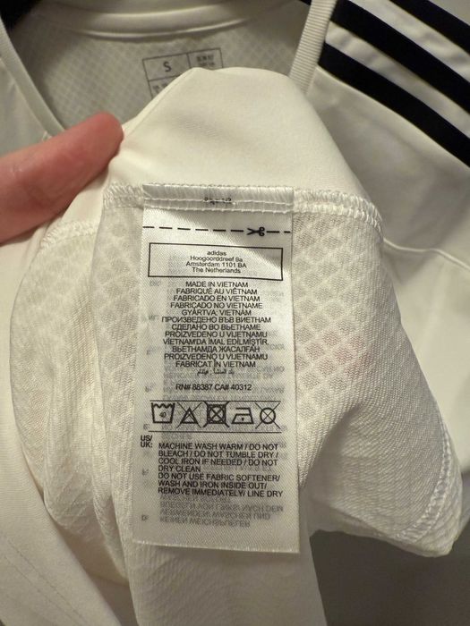 Vând tricou Adidas, NOU și ORIGINAL, adus din SUA, mărimea S