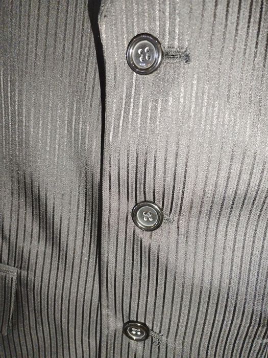 Costum negru din lana nr. 44