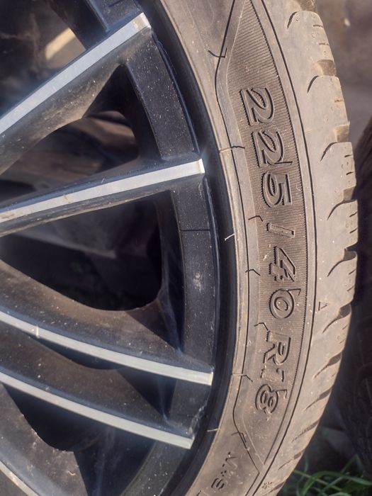 Vând anvelope  cu tot cu genti