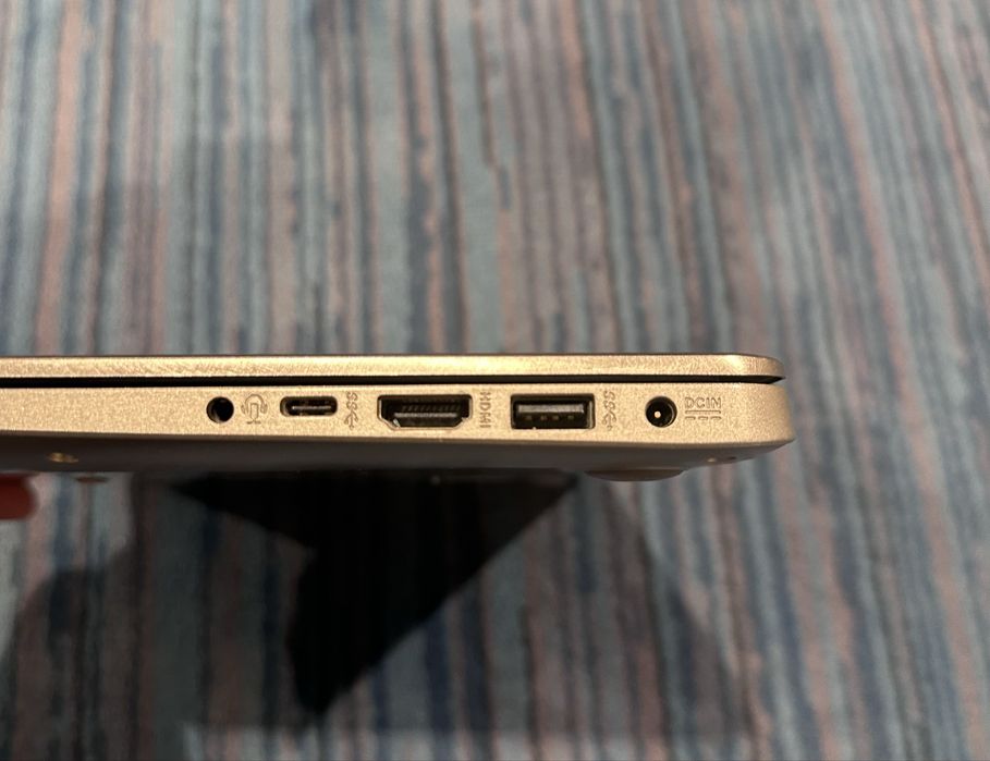 ASUS VivoBook X510UNR / i7 / 20GB RAM / 1TB SSD / MX150 / NEW BATTERY