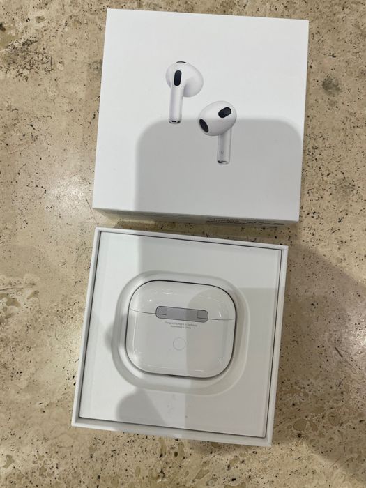 Слушалки AirPods 3