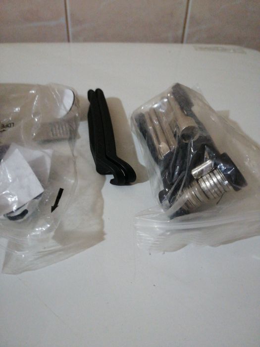 Vând kit reparații bicicleta