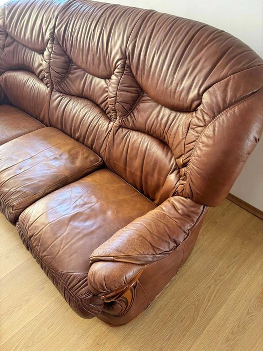 Кожени дивани 2ка и 3ка + табуретка